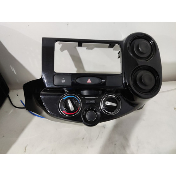 Moldura Central Toyota Etios 2016 C/difusor De Ar