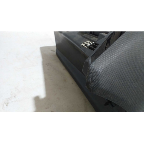 Porta Luvas Com Difusor De Ar Onix Prisma 2016 Com Detalhe