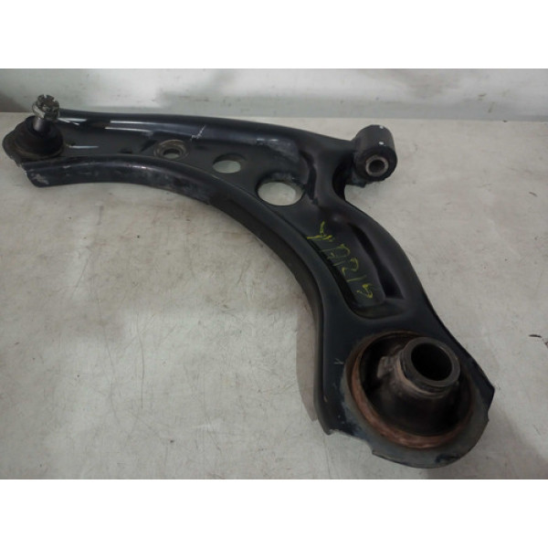 Bandeja Dianteira Esquerda Toyota Yaris Sedan 1.5 2021