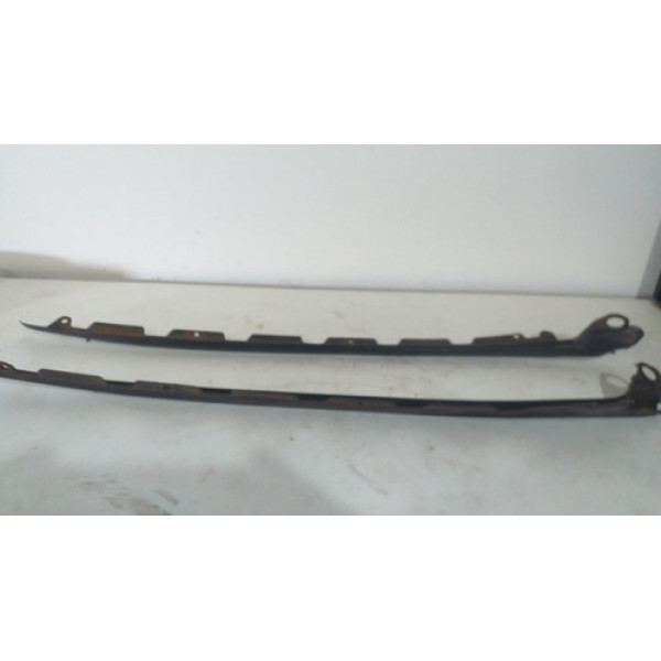 Par Cabamento E/d Lateral Parabrisa Fiat Palio 2009